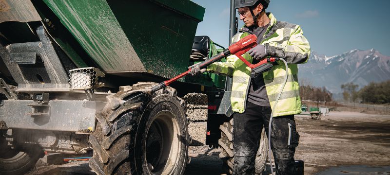PC 2-22 충전 세척기 40bar(580PSI)의 작동 압력을 가진 무선 고압 세척기가 건설 현장 주변의 간단한 청소 지원 (NURON 배터리 플랫폼) 용도 1
