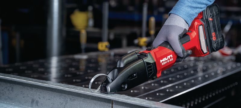 SSH 6-22 충전 쉐어 최대 2.5mm│12 게이지의 금속판 및 프로파일을 신속하게 커팅할 수 있는 충전 이중 절단 전단기 - 힐티 SSH CS 날 포함 (NURON 배터리 플랫폼) 용도 1