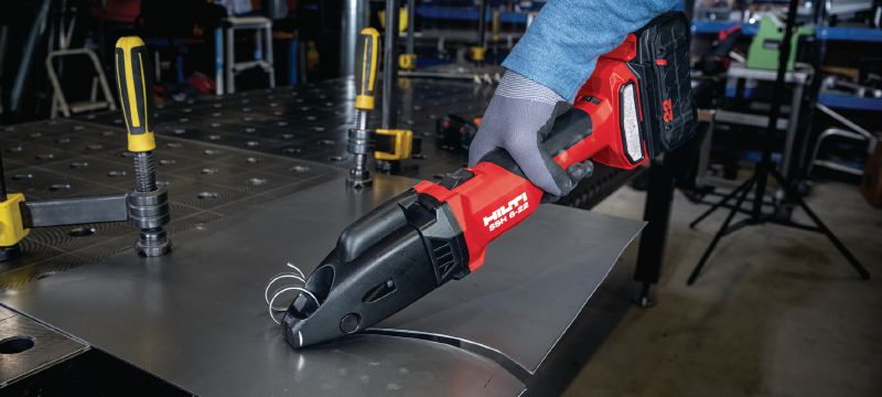 SSH 6-22 충전 쉐어 최대 2.5mm│12 게이지의 금속판 및 프로파일을 신속하게 커팅할 수 있는 충전 이중 절단 전단기 - 힐티 SSH CS 날 포함 (NURON 배터리 플랫폼) 용도 1